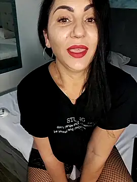 Snapshot of charrlote_love chatting on February 6, 2026, 3:08 pm charrlote love online show from February 6, 2026, 3:08 pm