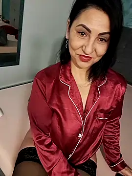 Snapshot of charrlote_love chatting on March 2, 2026, 3:19 pm charrlote love online show from March 2, 2026, 3:19 pm