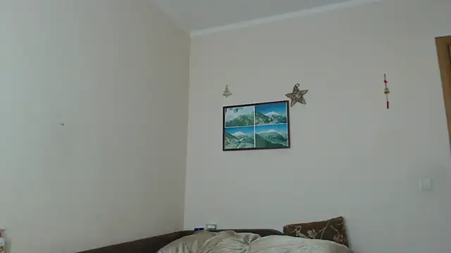 Snapshot of SugarTati chatting on April 15, 2026, 4:44 pm SugarTati online show from April 15, 2026, 4:44 pm