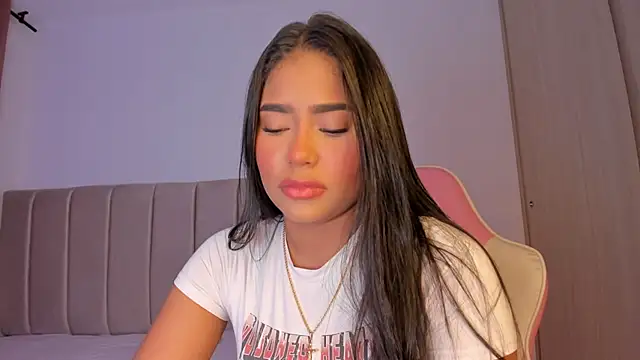 Snapshot of isa_bunny chatting on October 25, 2025, 2:22 am isa bunny online show from October 25, 2025, 2:22 am