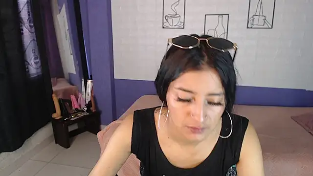 Snapshot of skinny_Yizz chatting on May 12, 2026, 6:58 pm skinny Yizz online show from May 12, 2026, 6:58 pm