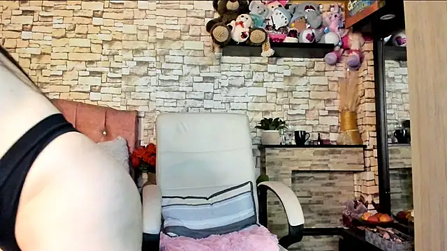 Snapshot of Carla_expit chatting on July 2, 2026, 12:33 am Carla expit online show from July 2, 2026, 12:33 am