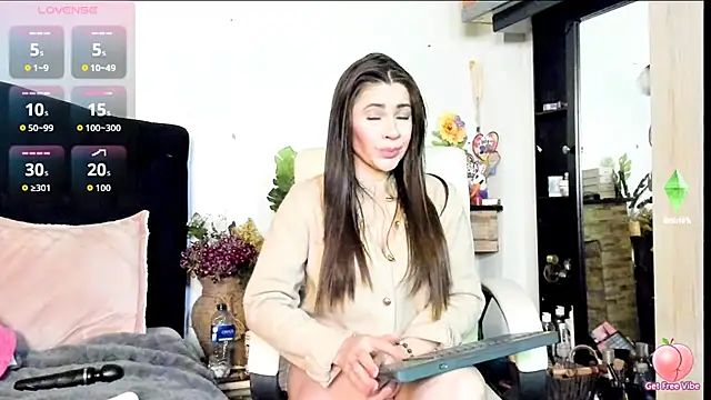 Carla expit online show from October 13, 2025, 11:49 pm