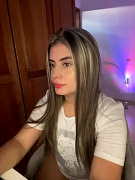 Snapshot of Miss_valeriaa chatting on November 22, 2025, 10:08 pm Miss valeriaa online show from November 22, 2025, 10:08 pm