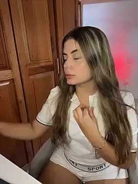 Miss valeriaa online show from March 8, 2026, 7:06 pm