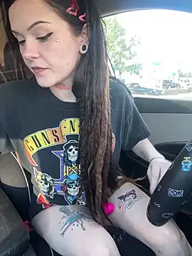 Snapshot of BlaizeyBBy chatting on October 10, 2025, 11:38 pm BlaizeyBBy online show from October 10, 2025, 11:38 pm