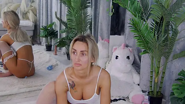Snapshot of IsabelleEthan chatting on June 30, 2026, 12:32 am IsabelleEthan online show from June 30, 2026, 12:32 am