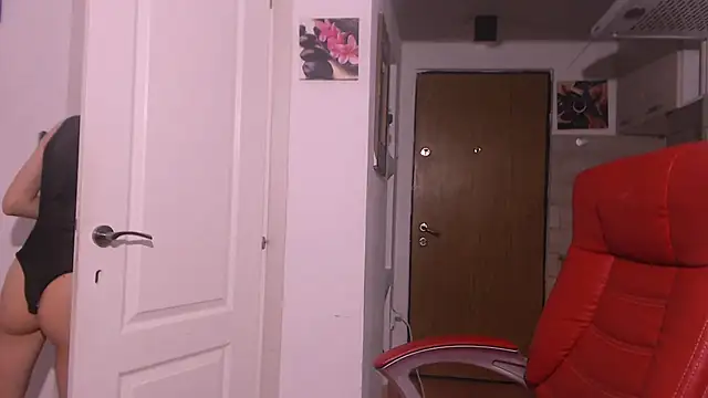 simyhvn online show from October 18, 2025, 6:26 am