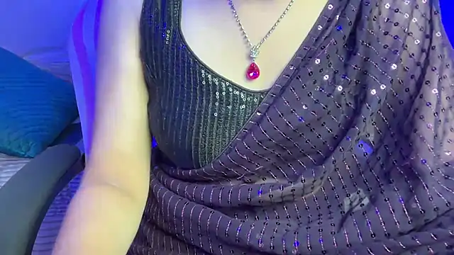 Snapshot of Queen_Angelena chatting on July 21, 2026, 5:25 pm Queen Angelena online show from July 21, 2026, 5:25 pm