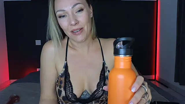 Snapshot of Sacha-xx chatting on December 18, 2025, 2:54 pm Sacha-xx online show from December 18, 2025, 2:54 pm