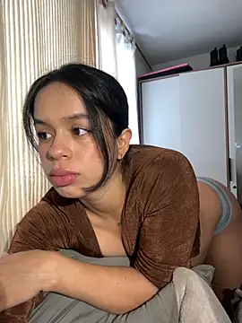 xlovelygirlx online show from October 12, 2025, 2:51 pm