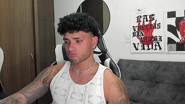 Alessandro Vanni online show from December 15, 2025, 2:39 am