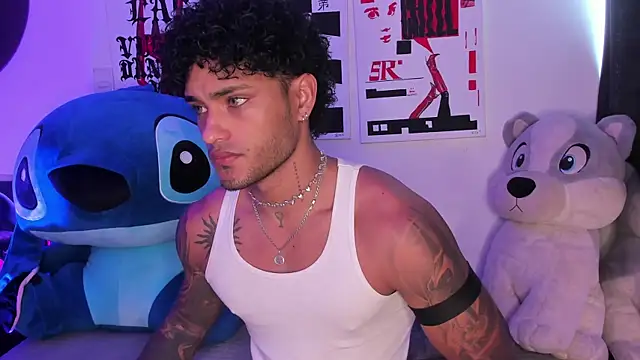 Snapshot of Alessandro_Vanni chatting on May 11, 2026, 1:12 pm Alessandro Vanni online show from May 11, 2026, 1:12 pm