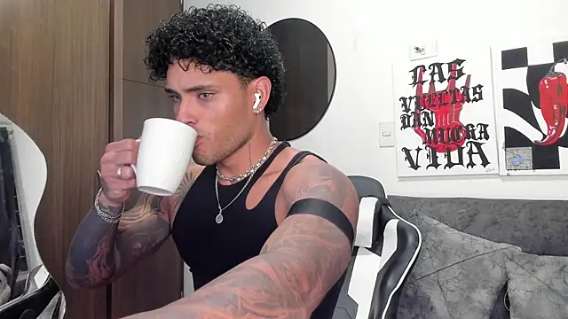 Alessandro Vanni online show from February 9, 2026, 3:26 am