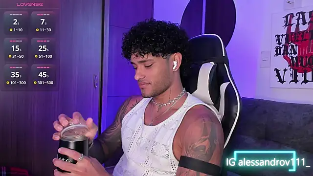 Snapshot of Alessandro_Vanni chatting on April 10, 2026, 1:29 pm Alessandro Vanni online show from April 10, 2026, 1:29 pm