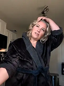 Snapshot of Canadian_BBW chatting on April 30, 2026, 1:51 pm Canadian BBW online show from April 30, 2026, 1:51 pm
