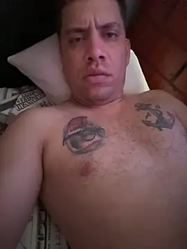 adrianvelasquez24 online show from February 3, 2026, 12:32 pm