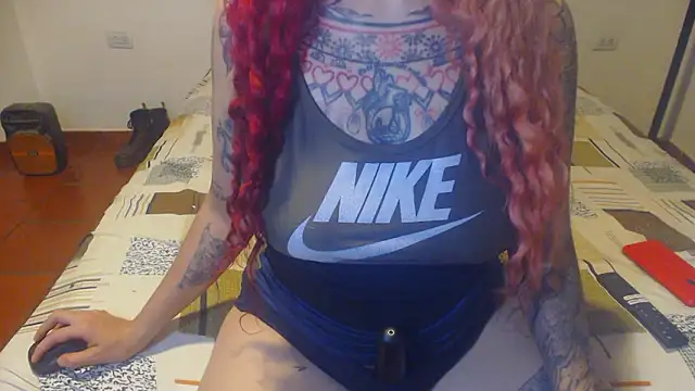 Snapshot of Tattoodreams_lucy chatting on March 5, 2026, 1:13 am Tattoodreams lucy online show from March 5, 2026, 1:13 am