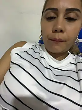 Snapshot of maymercy chatting on July 21, 2026, 3:41 am maymercy online show from July 21, 2026, 3:41 am