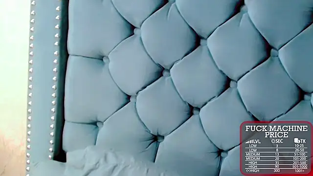 Snapshot of Imannejulienne chatting on November 10, 2025, 1:32 am Imannejulienne online show from November 10, 2025, 1:32 am