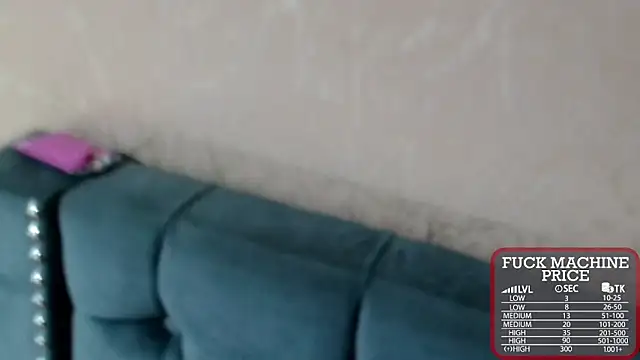 Snapshot of Imannejulienne chatting on October 19, 2025, 11:07 pm Imannejulienne online show from October 19, 2025, 11:07 pm