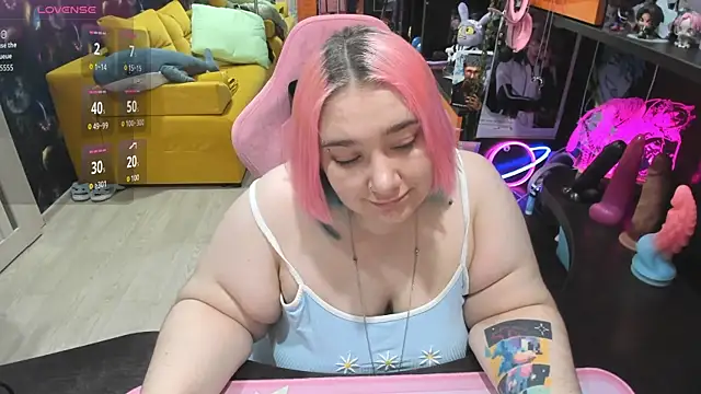 Softie Sofy online show from May 6, 2026, 1:53 am