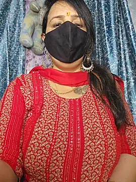 cute-tanvi online show from May 3, 2026, 11:52 pm