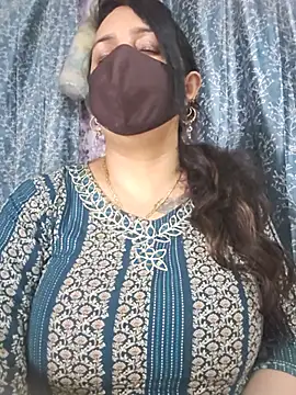 cute-tanvi online show from July 25, 2026, 12:44 pm