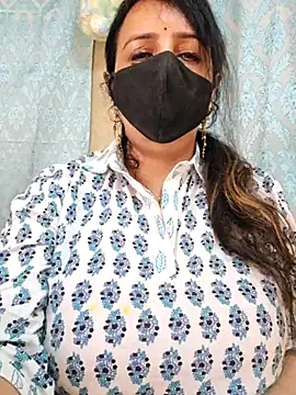 cute-tanvi online show from October 18, 2025, 1:40 am