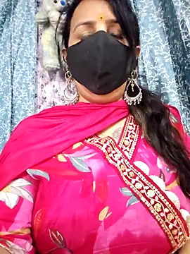 cute-tanvi online show from April 24, 2026, 12:51 pm