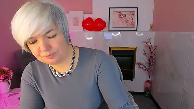 CarmenSoft online show from February 9, 2026, 9:02 pm