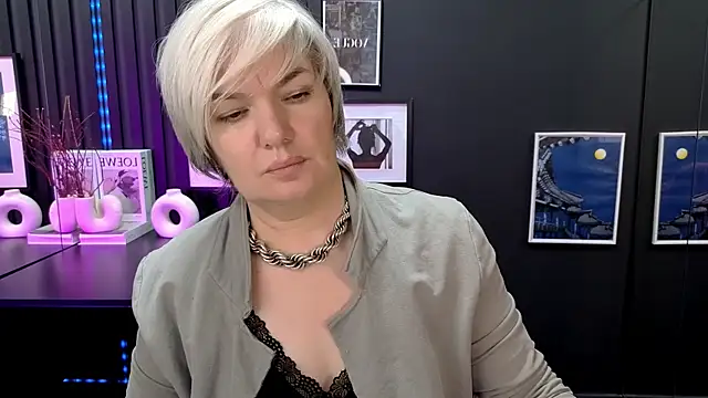 CarmenSoft online show from May 4, 2026, 8:50 am