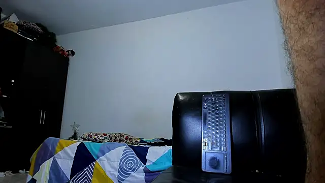 ares sexxx online show from November 24, 2025, 4:18 pm