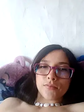 Snapshot of Perladulce chatting on March 28, 2026, 1:45 pm Perladulce online show from March 28, 2026, 1:45 pm