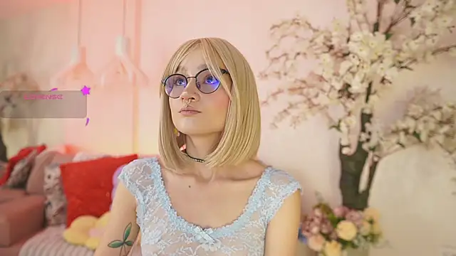 Snapshot of DalahiaRush chatting on December 3, 2025, 7:02 pm DalahiaRush online show from December 3, 2025, 7:02 pm