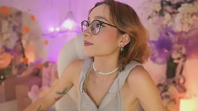 Snapshot of DalahiaRush chatting on October 24, 2025, 7:02 pm DalahiaRush online show from October 24, 2025, 7:02 pm