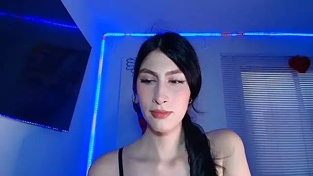 valeria gonzales  online show from November 7, 2025, 8:35 pm