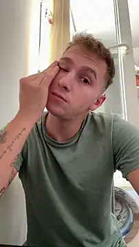 Snapshot of Oliver18k chatting on October 30, 2025, 1:09 pm Oliver18k online show from October 30, 2025, 1:09 pm