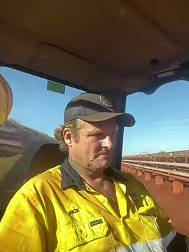 neeko 69 online show from April 4, 2026, 12:17 am