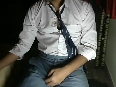 aloneboy1996 online show from October 1, 2025, 1:00 am