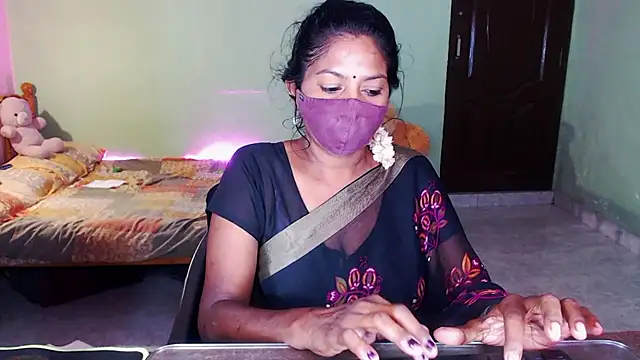 Snapshot of Novapol chatting on May 13, 2026, 5:20 pm Novapol online show from May 13, 2026, 5:20 pm