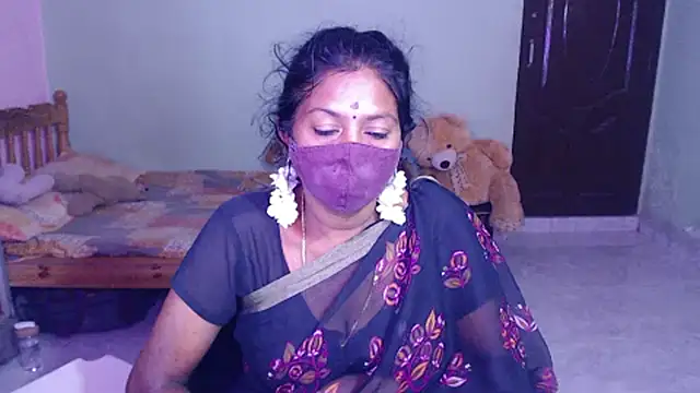 Snapshot of Novapol chatting on August 5, 2026, 5:40 pm Novapol online show from August 5, 2026, 5:40 pm