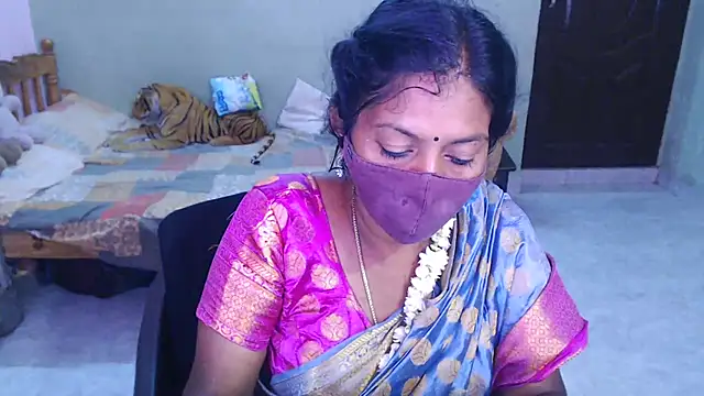 Snapshot of Novapol chatting on July 3, 2026, 6:03 pm Novapol online show from July 3, 2026, 6:03 pm