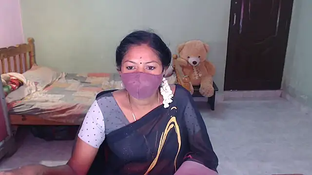 Snapshot of Novapol chatting on June 17, 2026, 1:43 pm Novapol online show from June 17, 2026, 1:43 pm