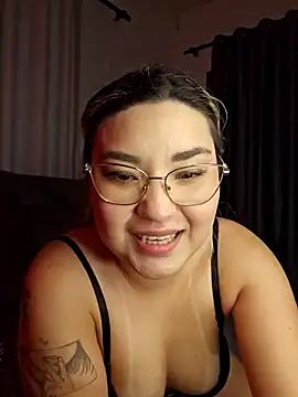 kamila hty online show from November 3, 2025, 3:12 am