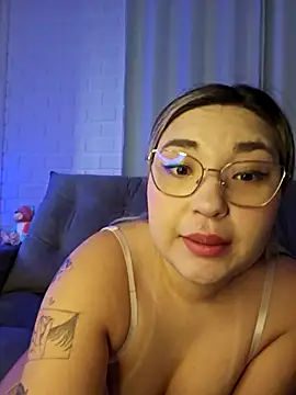 kamila hty online show from October 24, 2025, 7:13 pm