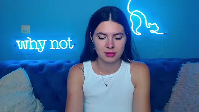 Snapshot of ViollinaLove chatting on July 24, 2026, 4:47 pm ViollinaLove online show from July 24, 2026, 4:47 pm