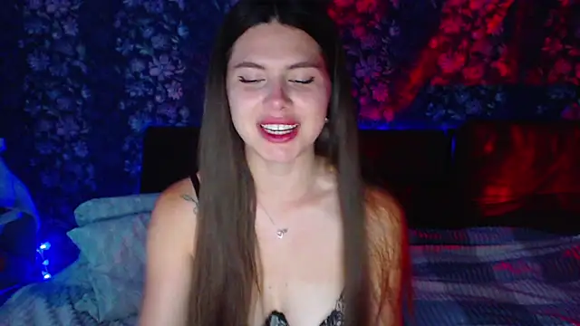 Snapshot of ViollinaLove chatting on June 25, 2026, 4:54 am ViollinaLove online show from June 25, 2026, 4:54 am