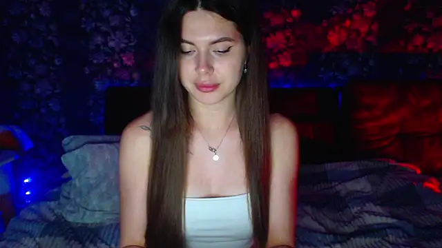 Snapshot of ViollinaLove chatting on May 19, 2026, 7:43 pm ViollinaLove online show from May 19, 2026, 7:43 pm