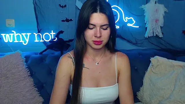 Snapshot of ViollinaLove chatting on November 1, 2025, 5:51 pm ViollinaLove online show from November 1, 2025, 5:51 pm